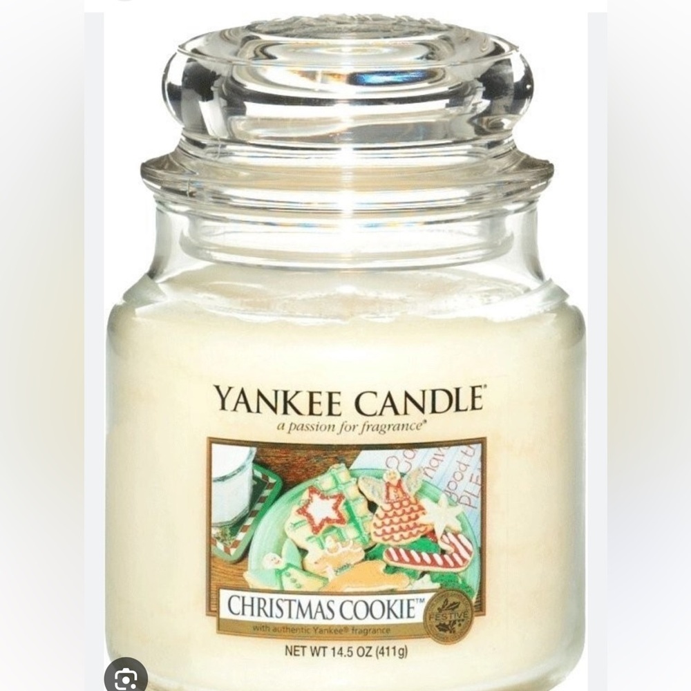 NWT Small Yankee Candle Christmas Cookie Jar Candle- 3.7 Oz
